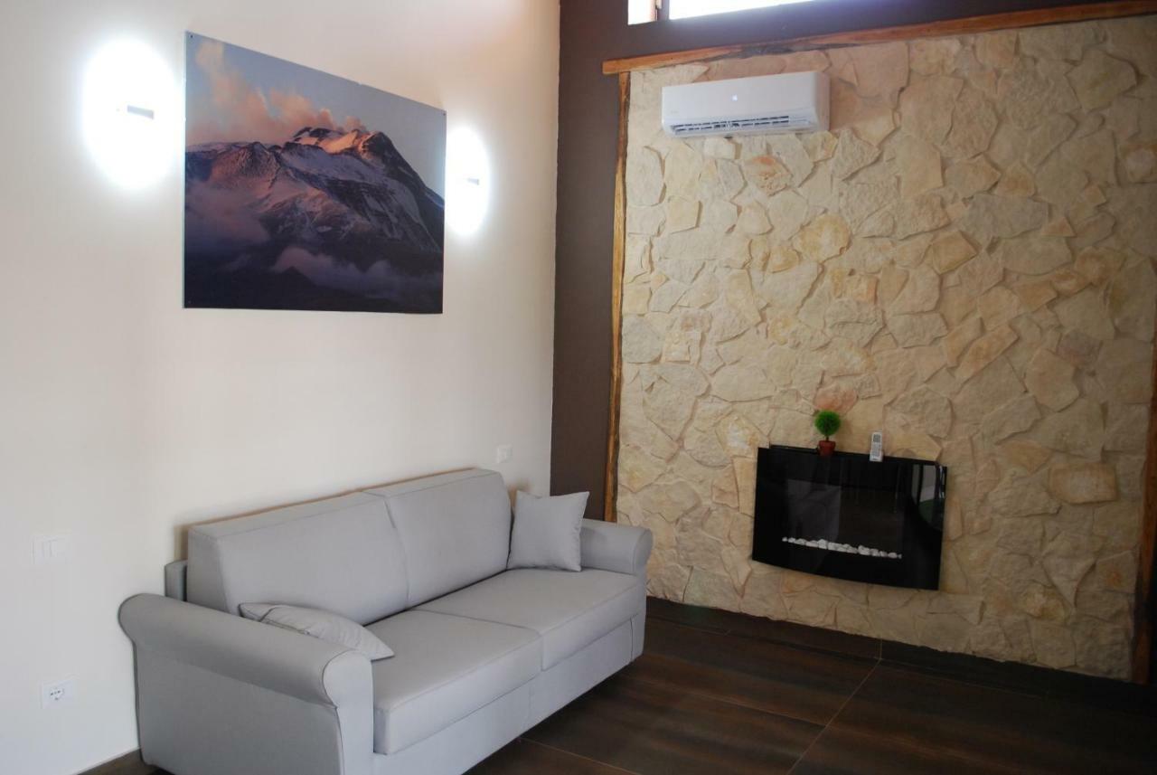 Etna Hills Scalilli Hotel Paterno  Buitenkant foto